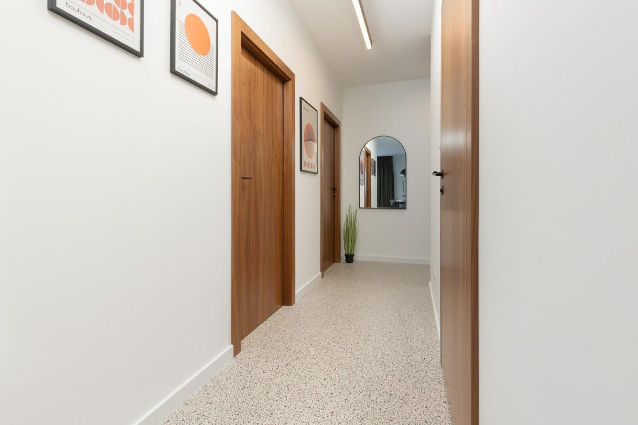 Trendy & Spacious 3-Room Apartament Warsaw Wilanow By Noclegi Renters Bagian luar foto